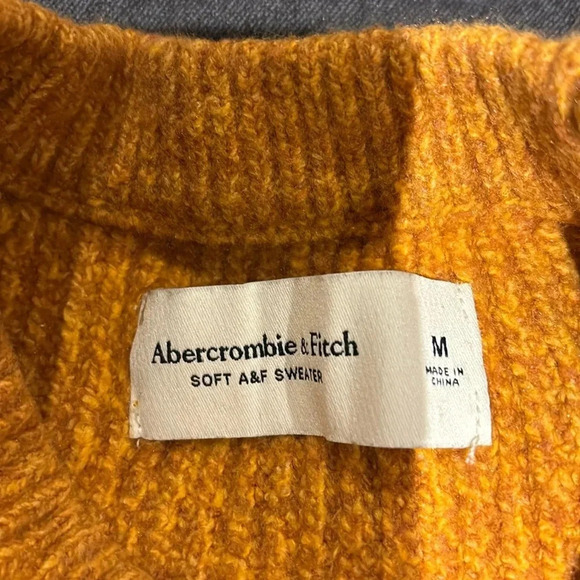 Abercrombie Soft A & F Mustard Cable Knit chunky Sweater Sz M - Picture 4 of 14